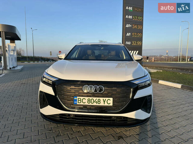 Белый Ауди Q4 e-tron, объемом двигателя 0 л и пробегом 43 тыс. км за 26950 $, фото 2 на Automoto.ua