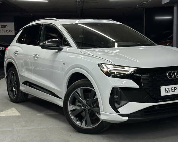 Белый Ауди Q4 e-tron, объемом двигателя 0 л и пробегом 11 тыс. км за 30900 $, фото 1 на Automoto.ua