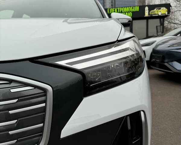 Белый Ауди Q4 e-tron, объемом двигателя 0 л и пробегом 6 тыс. км за 28500 $, фото 6 на Automoto.ua