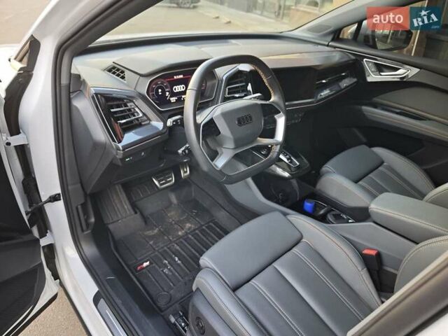 Белый Ауди Q4 e-tron, объемом двигателя 0 л и пробегом 20 тыс. км за 28700 $, фото 16 на Automoto.ua