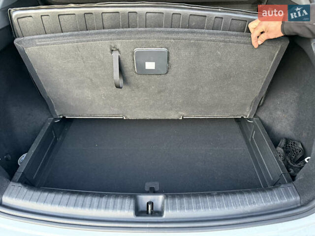 Белый Ауди Q4 e-tron, объемом двигателя 0 л и пробегом 65 тыс. км за 28500 $, фото 38 на Automoto.ua