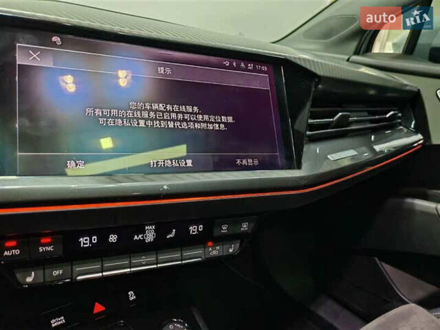 Білий Ауді Q4 e-tron, об'ємом двигуна 0 л та пробігом 22 тис. км за 25999 $, фото 13 на Automoto.ua