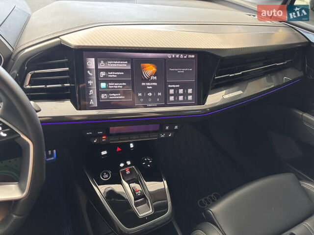 Белый Ауди Q4 e-tron, объемом двигателя 0 л и пробегом 20 тыс. км за 29700 $, фото 23 на Automoto.ua