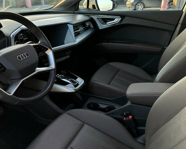 Белый Ауди Q4 e-tron, объемом двигателя 0 л и пробегом 43 тыс. км за 26950 $, фото 16 на Automoto.ua