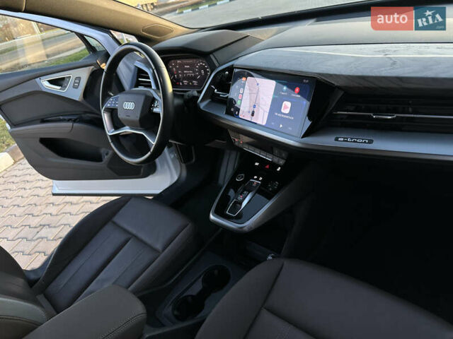 Белый Ауди Q4 e-tron, объемом двигателя 0 л и пробегом 43 тыс. км за 26950 $, фото 30 на Automoto.ua