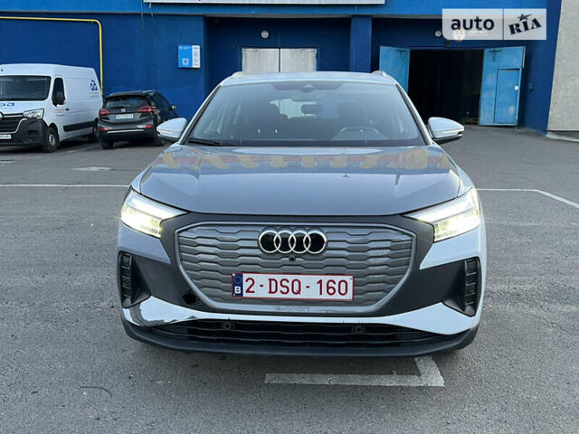 Білий Ауді Q4 e-tron, об'ємом двигуна 0 л та пробігом 3 тис. км за 26900 $, фото 3 на Automoto.ua