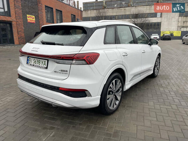 Белый Ауди Q4 e-tron, объемом двигателя 0 л и пробегом 16 тыс. км за 29500 $, фото 2 на Automoto.ua
