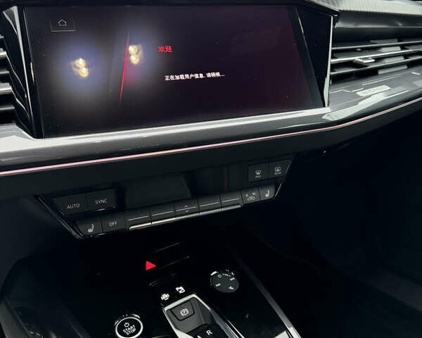 Білий Ауді Q4 e-tron, об'ємом двигуна 0 л та пробігом 25 тис. км за 28000 $, фото 23 на Automoto.ua