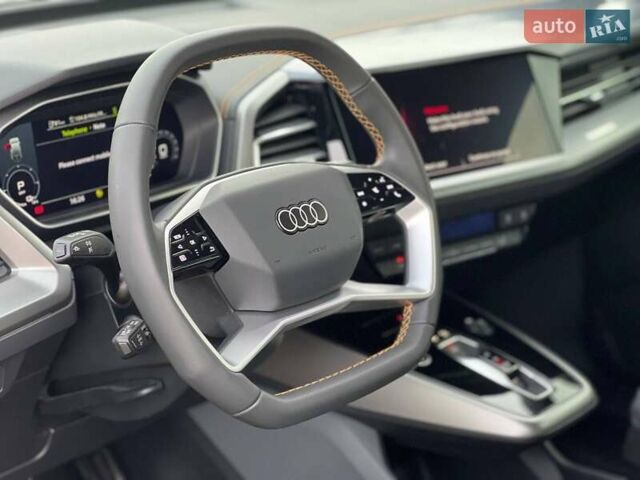 Белый Ауди Q4 e-tron, объемом двигателя 0 л и пробегом 18 тыс. км за 27500 $, фото 21 на Automoto.ua