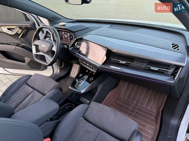 Белый Ауди Q4 e-tron, объемом двигателя 0 л и пробегом 65 тыс. км за 28500 $, фото 24 на Automoto.ua