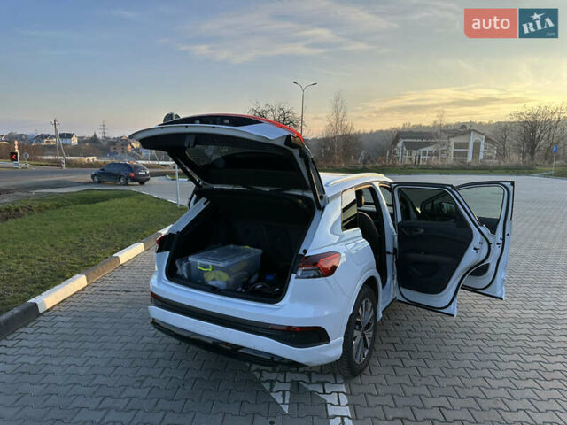 Белый Ауди Q4 e-tron, объемом двигателя 0 л и пробегом 43 тыс. км за 26950 $, фото 37 на Automoto.ua