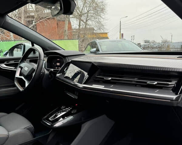 Білий Ауді Q4 e-tron, об'ємом двигуна 0 л та пробігом 25 тис. км за 28000 $, фото 28 на Automoto.ua