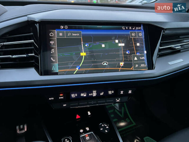 Белый Ауди Q4 e-tron, объемом двигателя 0 л и пробегом 1 тыс. км за 28500 $, фото 62 на Automoto.ua