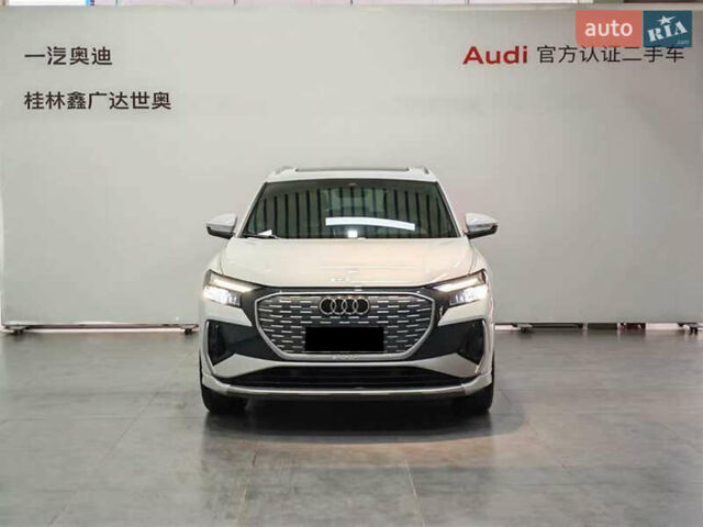Білий Ауді Q4 e-tron, об'ємом двигуна 0 л та пробігом 22 тис. км за 25999 $, фото 1 на Automoto.ua