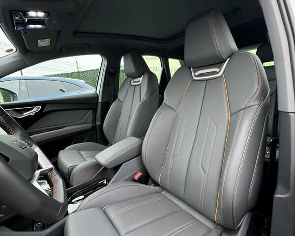 Білий Ауді Q4 e-tron, об'ємом двигуна 0 л та пробігом 25 тис. км за 28000 $, фото 30 на Automoto.ua