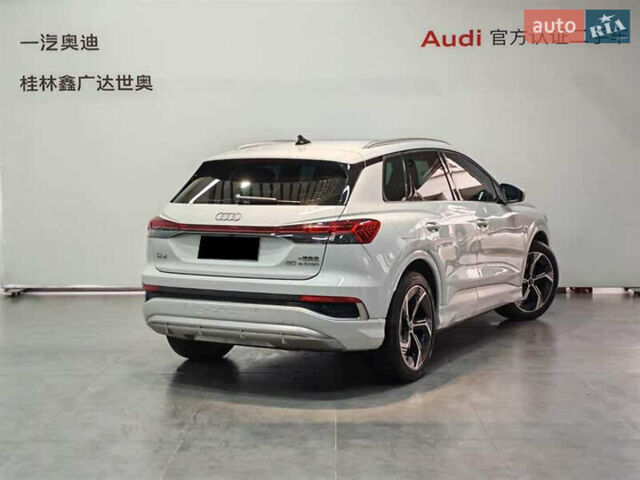 Білий Ауді Q4 e-tron, об'ємом двигуна 0 л та пробігом 22 тис. км за 25999 $, фото 5 на Automoto.ua