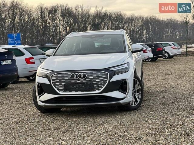Белый Ауди Q4 e-tron, объемом двигателя 0 л и пробегом 18 тыс. км за 27500 $, фото 1 на Automoto.ua