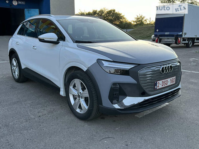 Білий Ауді Q4 e-tron, об'ємом двигуна 0 л та пробігом 3 тис. км за 26900 $, фото 2 на Automoto.ua