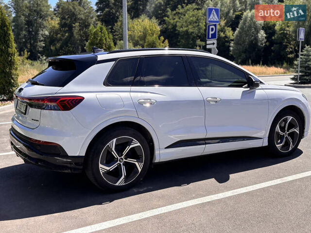 Белый Ауди Q4 e-tron, объемом двигателя 0 л и пробегом 20 тыс. км за 29700 $, фото 5 на Automoto.ua