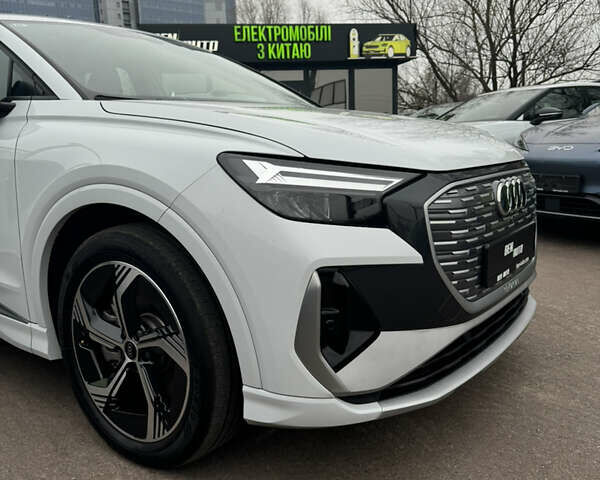 Білий Ауді Q4 e-tron, об'ємом двигуна 0 л та пробігом 25 тис. км за 28000 $, фото 4 на Automoto.ua