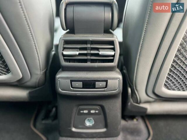 Белый Ауди Q4 e-tron, объемом двигателя 0 л и пробегом 18 тыс. км за 27500 $, фото 10 на Automoto.ua