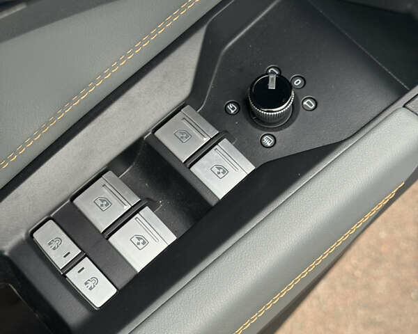 Білий Ауді Q4 e-tron, об'ємом двигуна 0 л та пробігом 25 тис. км за 28000 $, фото 18 на Automoto.ua