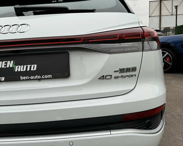Белый Ауди Q4 e-tron, объемом двигателя 0 л и пробегом 6 тыс. км за 28500 $, фото 14 на Automoto.ua