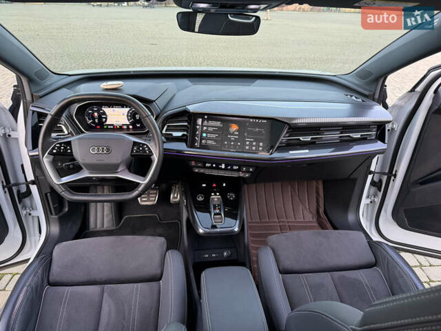 Белый Ауди Q4 e-tron, объемом двигателя 0 л и пробегом 65 тыс. км за 28500 $, фото 29 на Automoto.ua