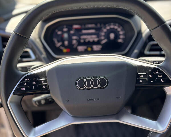 Белый Ауди Q4 e-tron, объемом двигателя 0 л и пробегом 20 тыс. км за 29700 $, фото 20 на Automoto.ua