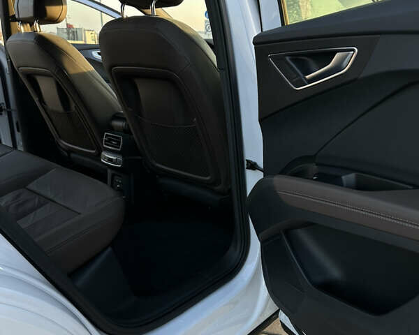 Белый Ауди Q4 e-tron, объемом двигателя 0 л и пробегом 43 тыс. км за 26950 $, фото 24 на Automoto.ua