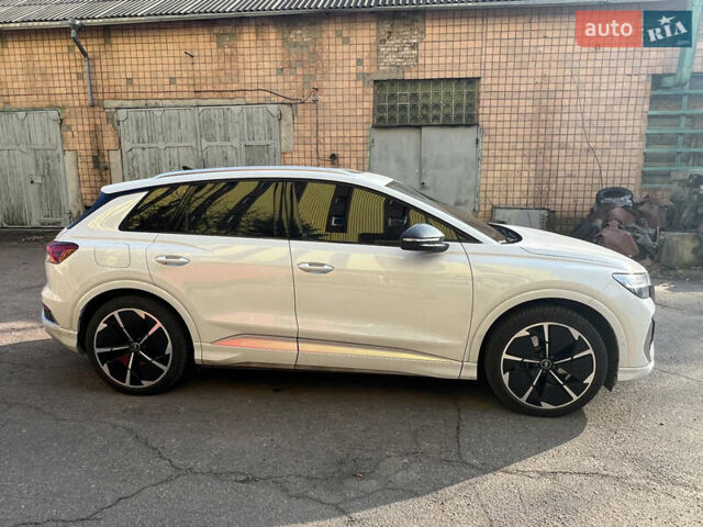 Білий Ауді Q4 e-tron, об'ємом двигуна 0 л та пробігом 9 тис. км за 36000 $, фото 4 на Automoto.ua