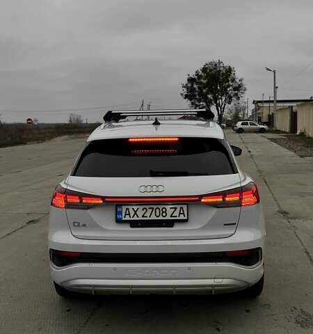 Білий Ауді Q4 e-tron, об'ємом двигуна 0 л та пробігом 16 тис. км за 31950 $, фото 6 на Automoto.ua