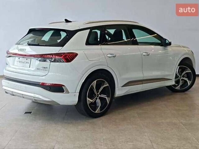 Белый Ауди Q4 e-tron, объемом двигателя 0 л и пробегом 8 тыс. км за 26900 $, фото 4 на Automoto.ua