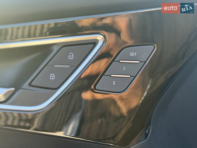 Белый Ауди Q4 e-tron, объемом двигателя 0 л и пробегом 45 тыс. км за 29999 $, фото 11 на Automoto.ua