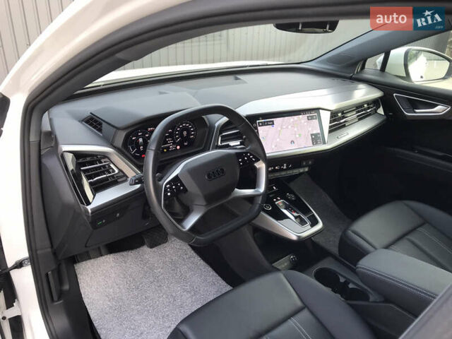 Белый Ауди Q4 e-tron, объемом двигателя 0 л и пробегом 55 тыс. км за 27600 $, фото 16 на Automoto.ua