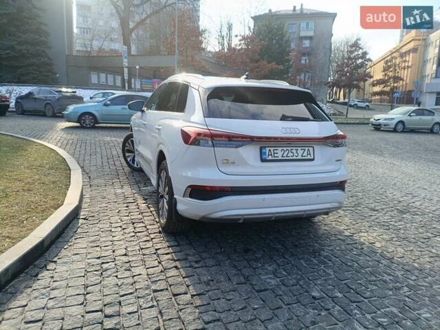 Белый Ауди Q4 e-tron, объемом двигателя 0 л и пробегом 1 тыс. км за 39999 $, фото 6 на Automoto.ua