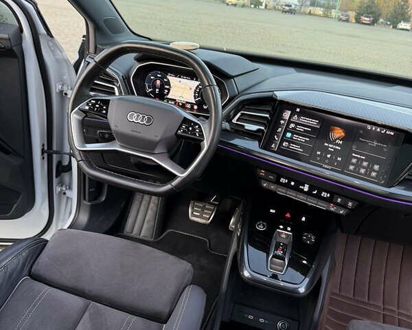 Белый Ауди Q4 e-tron, объемом двигателя 0 л и пробегом 65 тыс. км за 28500 $, фото 30 на Automoto.ua