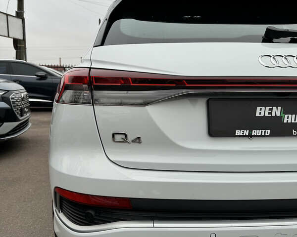 Белый Ауди Q4 e-tron, объемом двигателя 0 л и пробегом 6 тыс. км за 28500 $, фото 13 на Automoto.ua