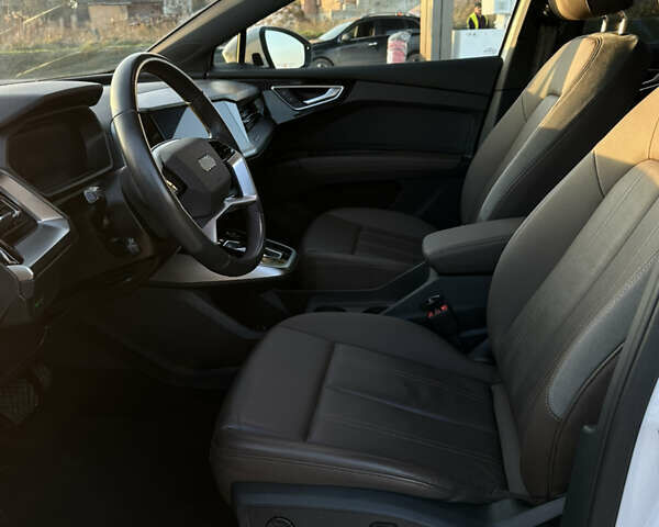 Белый Ауди Q4 e-tron, объемом двигателя 0 л и пробегом 43 тыс. км за 26950 $, фото 15 на Automoto.ua