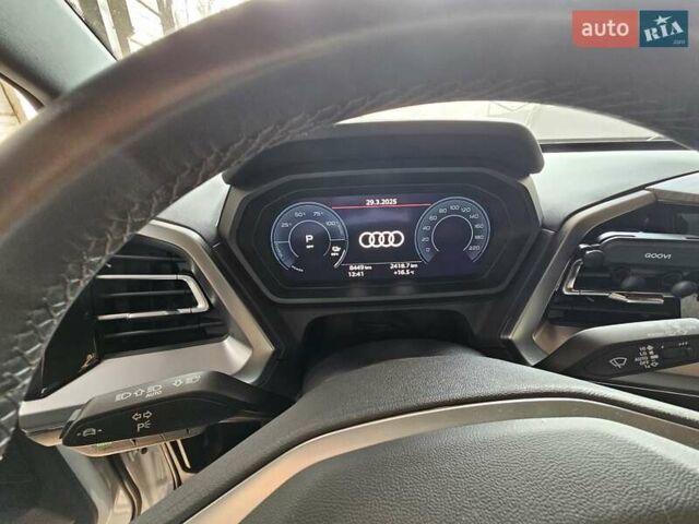 Білий Ауді Q4 e-tron, об'ємом двигуна 0 л та пробігом 8 тис. км за 29500 $, фото 22 на Automoto.ua