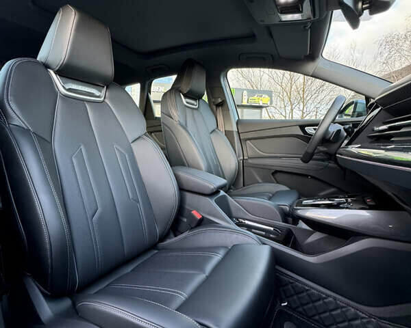 Белый Ауди Q4 e-tron, объемом двигателя 0 л и пробегом 6 тыс. км за 28500 $, фото 40 на Automoto.ua