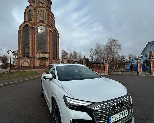 Білий Ауді Q4 e-tron, об'ємом двигуна 0 л та пробігом 14 тис. км за 28900 $, фото 1 на Automoto.ua