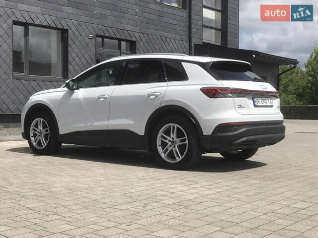 Белый Ауди Q4 e-tron, объемом двигателя 0 л и пробегом 55 тыс. км за 27600 $, фото 7 на Automoto.ua