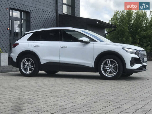 Белый Ауди Q4 e-tron, объемом двигателя 0 л и пробегом 55 тыс. км за 27600 $, фото 5 на Automoto.ua