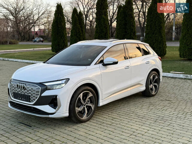 Белый Ауди Q4 e-tron, объемом двигателя 0 л и пробегом 65 тыс. км за 28500 $, фото 6 на Automoto.ua