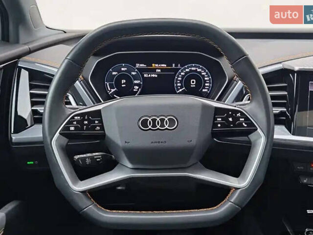Білий Ауді Q4 e-tron, об'ємом двигуна 0 л та пробігом 8 тис. км за 27000 $, фото 7 на Automoto.ua