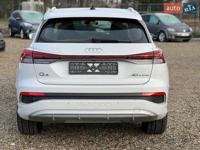Белый Ауди Q4 e-tron, объемом двигателя 0 л и пробегом 18 тыс. км за 27500 $, фото 7 на Automoto.ua