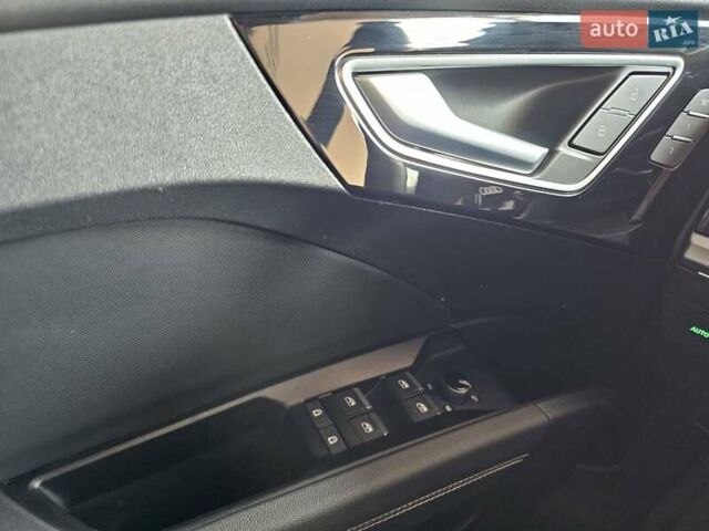 Білий Ауді Q4 e-tron, об'ємом двигуна 0 л та пробігом 8 тис. км за 29500 $, фото 10 на Automoto.ua