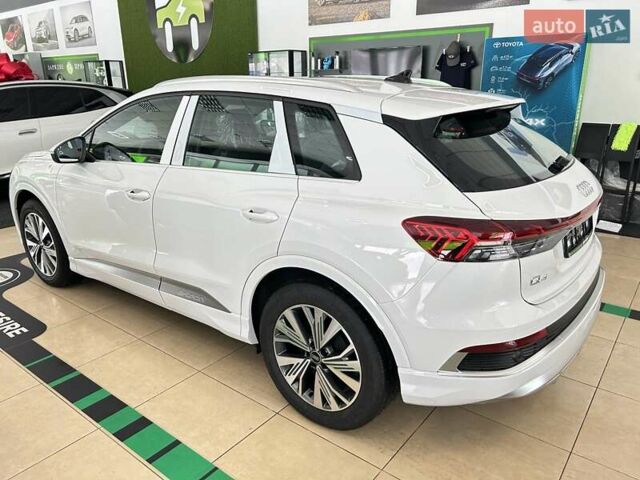 Белый Ауди Q4 e-tron, объемом двигателя 0 л и пробегом 1 тыс. км за 33900 $, фото 3 на Automoto.ua