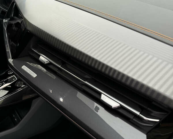 Белый Ауди Q4 e-tron, объемом двигателя 0 л и пробегом 6 тыс. км за 28500 $, фото 28 на Automoto.ua